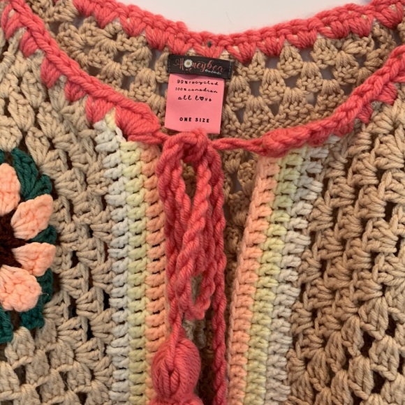 Crocheted long cardigan dress with flowers - Picture 7 of 16